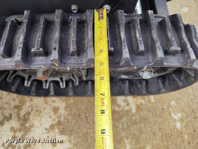 image for item IP9599 Honda HSS1332AAT   tracked snow blower