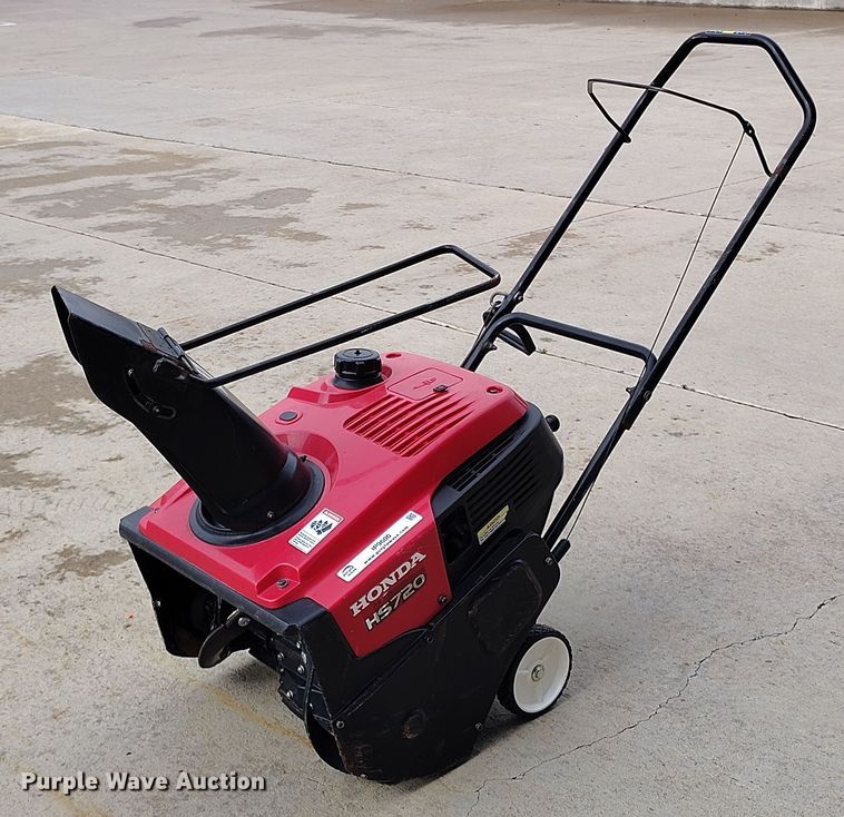 image for item IP9600 Honda HS720AMA  snow blower