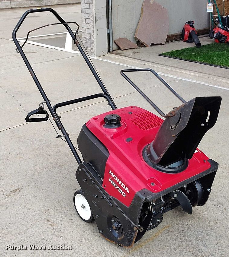 image for item IP9600 Honda HS720AMA  snow blower