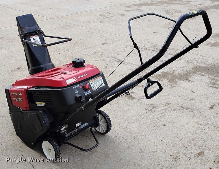 image for item IP9600 Honda HS720AMA  snow blower