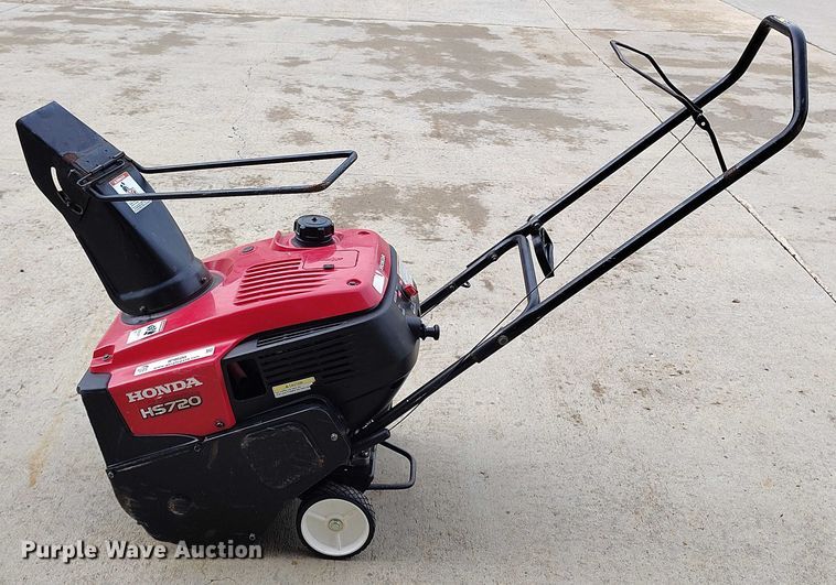 image for item IP9600 Honda HS720AMA  snow blower