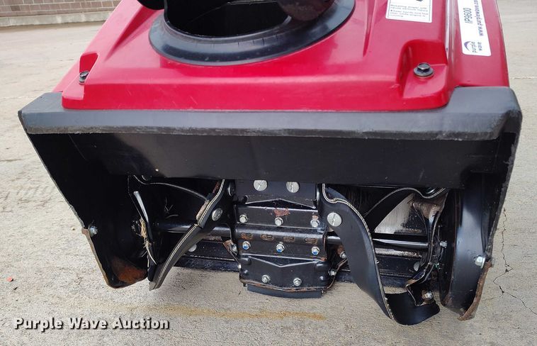 image for item IP9600 Honda HS720AMA  snow blower