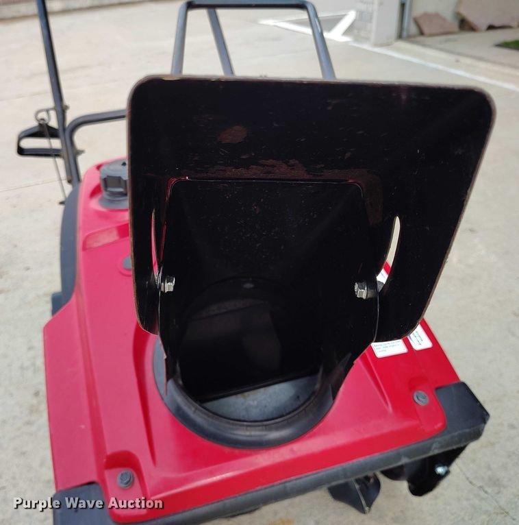 image for item IP9600 Honda HS720AMA  snow blower