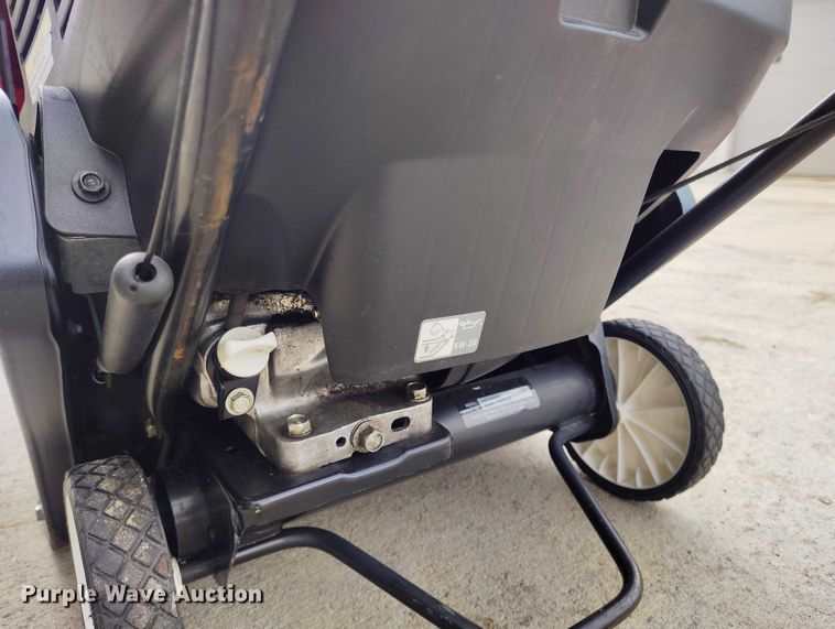 image for item IP9600 Honda HS720AMA  snow blower