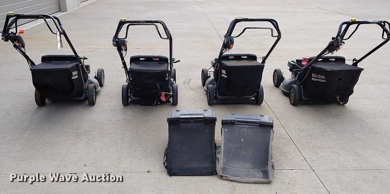 image for item IP9601 (4) Honda HRC216K3 push mowers