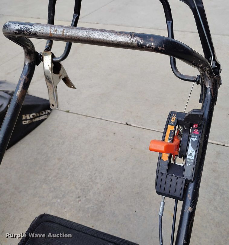 image for item IP9601 (4) Honda HRC216K3 push mowers