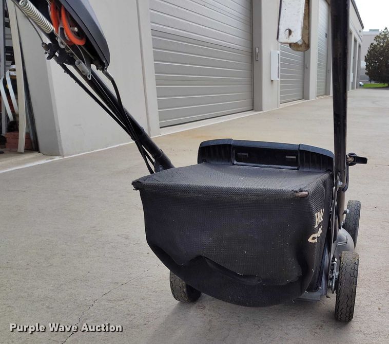 image for item IP9601 (4) Honda HRC216K3 push mowers