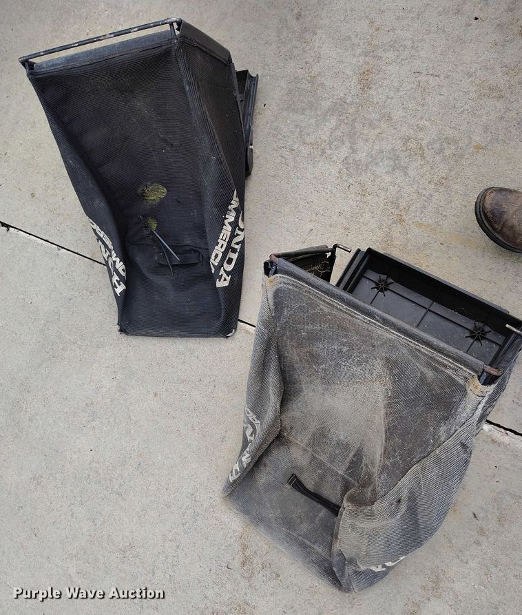 image for item IP9601 (4) Honda HRC216K3 push mowers