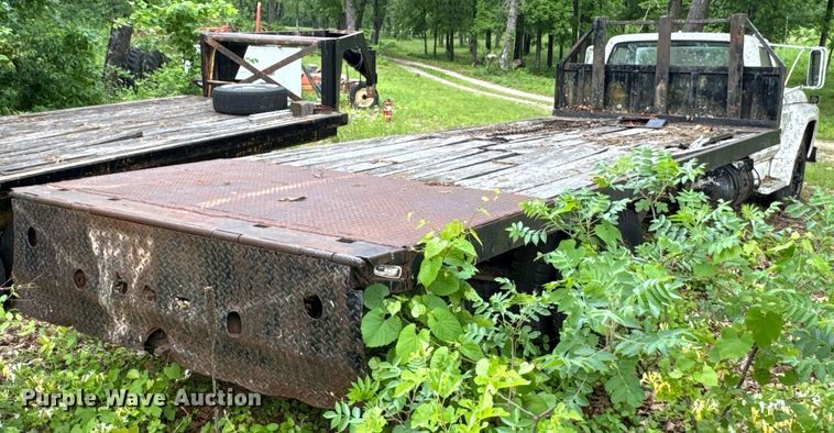 image for item JX9283 1973 Ford F700 rollback truck