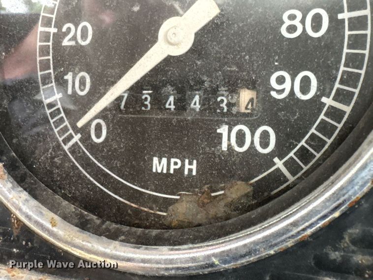 image for item JX9283 1973 Ford F700 rollback truck