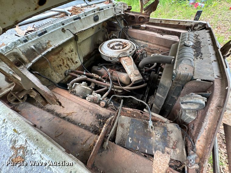 image for item JX9283 1973 Ford F700 rollback truck