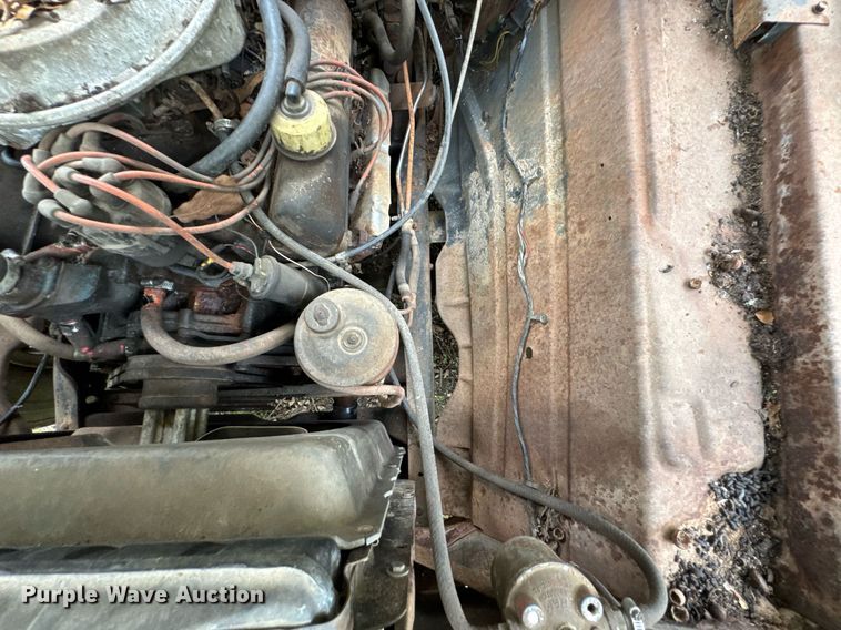 image for item JX9283 1973 Ford F700 rollback truck