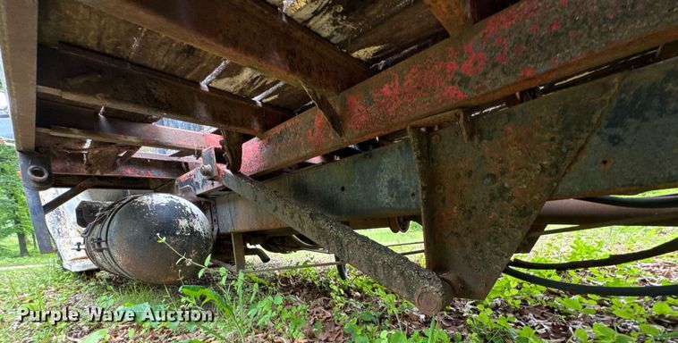 image for item JX9283 1973 Ford F700 rollback truck