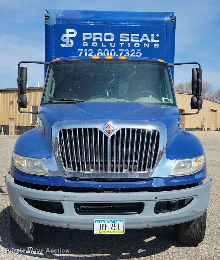 image for item NB9997 2013 International DuraStar 4400 box truck