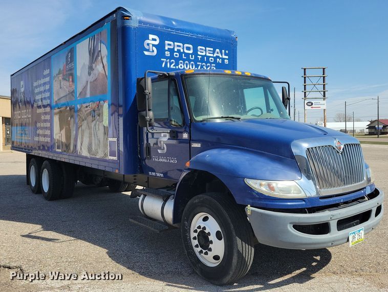 image for item NB9997 2013 International DuraStar 4400 box truck