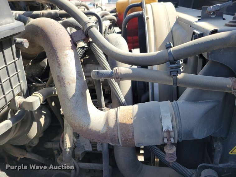 image for item NB9997 2013 International DuraStar 4400 box truck