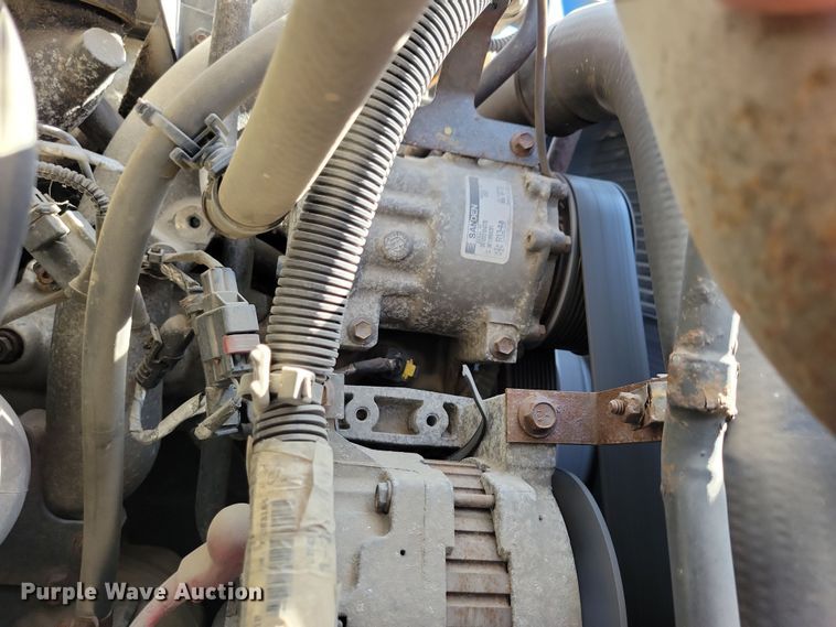 image for item NB9997 2013 International DuraStar 4400 box truck