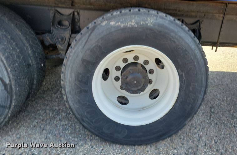 image for item NB9997 2013 International DuraStar 4400 box truck