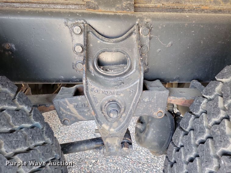 image for item NB9997 2013 International DuraStar 4400 box truck