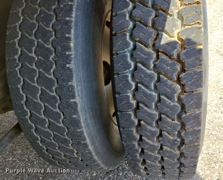 image for item NB9997 2013 International DuraStar 4400 box truck