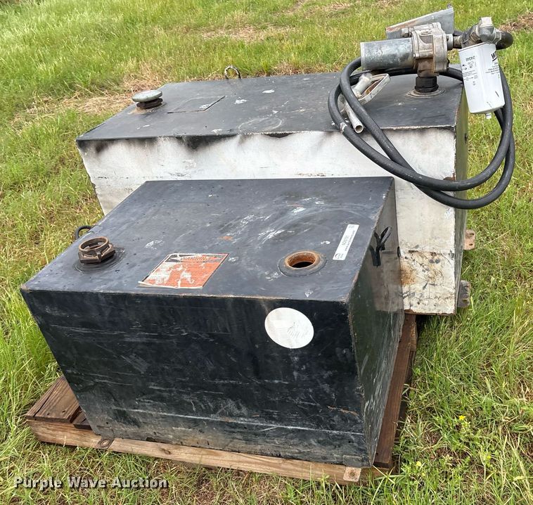 image for item ND9751 (2) Delta 484000 auxiliary fuel tanks