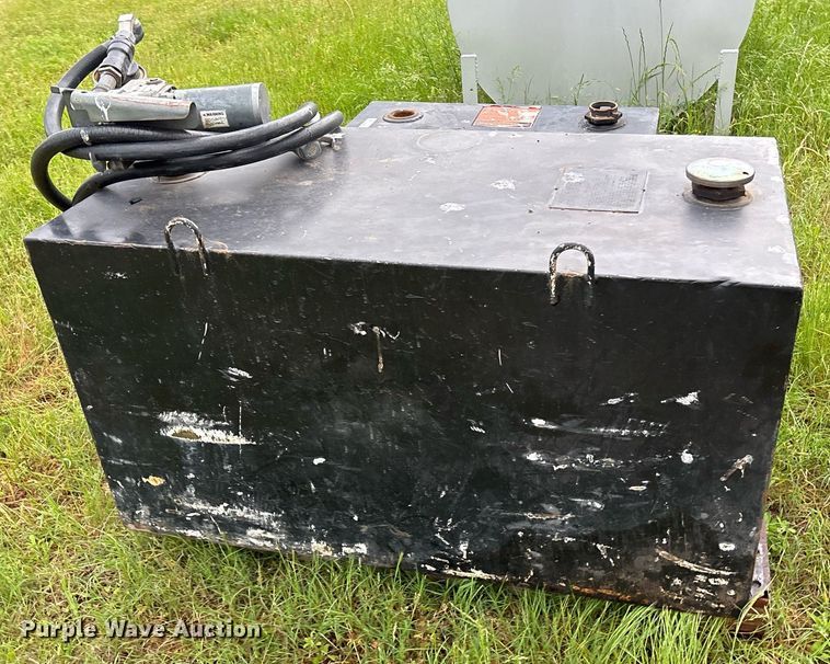 image for item ND9751 (2) Delta 484000 auxiliary fuel tanks