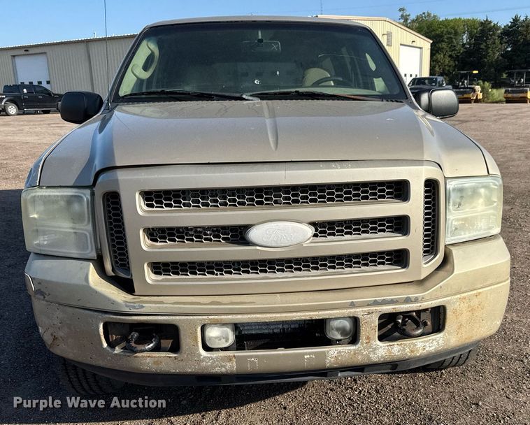 image for item NE9812 2005 Ford Excursion SUV