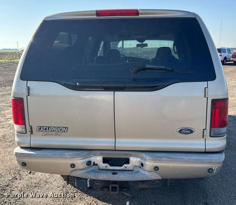 image for item NE9812 2005 Ford Excursion SUV