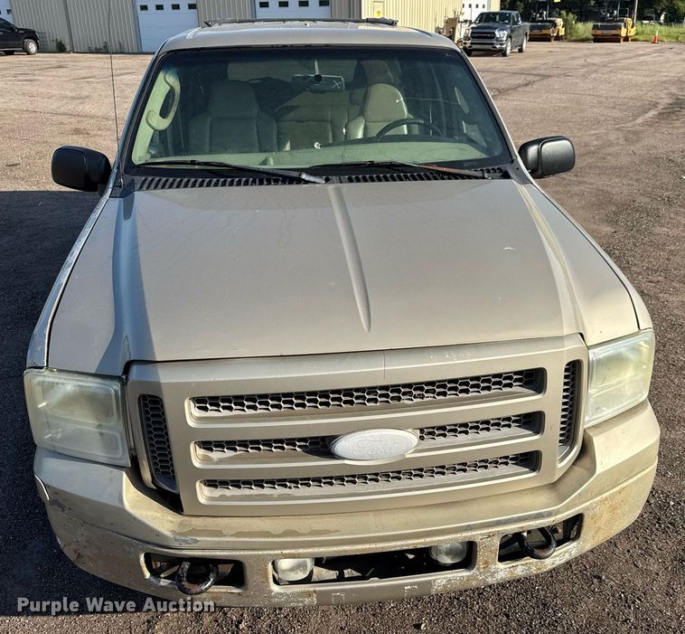 image for item NE9812 2005 Ford Excursion SUV