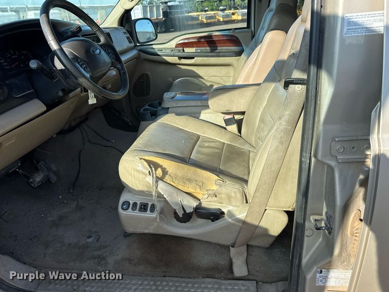 image for item NE9812 2005 Ford Excursion SUV