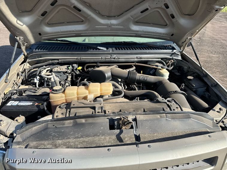 image for item NE9812 2005 Ford Excursion SUV