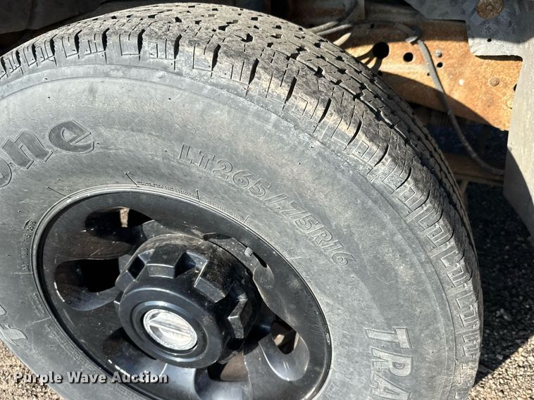 image for item NE9812 2005 Ford Excursion SUV