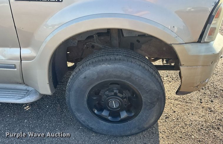 image for item NE9812 2005 Ford Excursion SUV