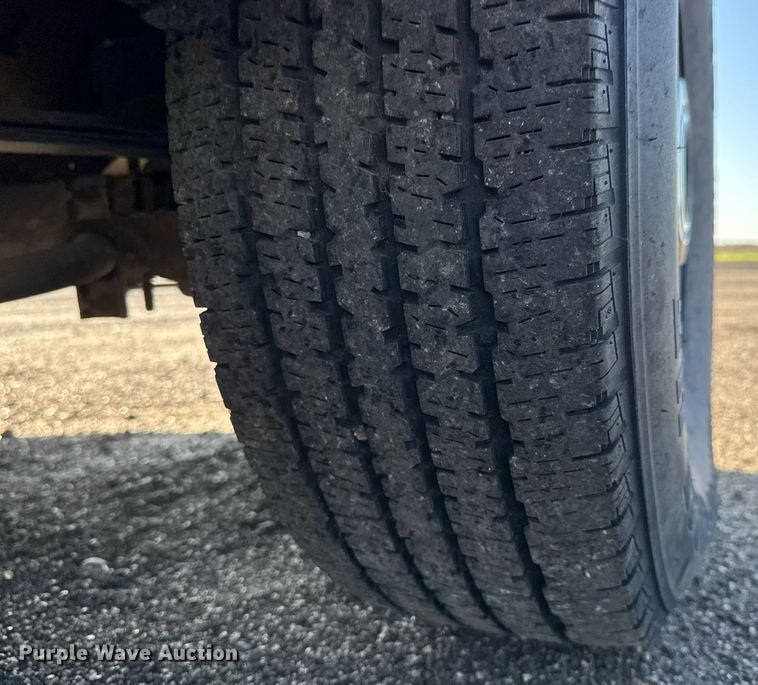 image for item NE9812 2005 Ford Excursion SUV