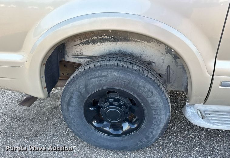 image for item NE9812 2005 Ford Excursion SUV