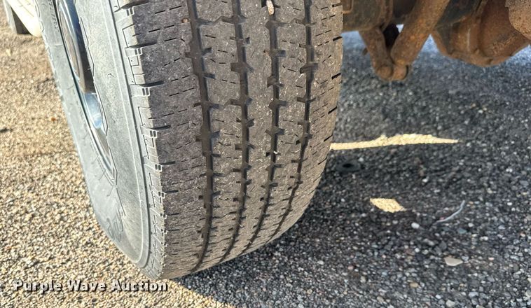 image for item NE9812 2005 Ford Excursion SUV