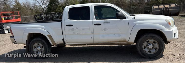 image for item OB9501 2014 Toyota Tacoma Double Cab pickup truck