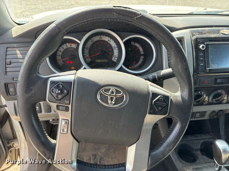 image for item OB9501 2014 Toyota Tacoma Double Cab pickup truck