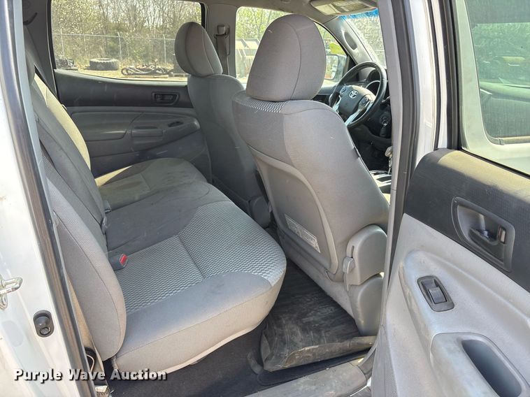 image for item OB9501 2014 Toyota Tacoma Double Cab pickup truck