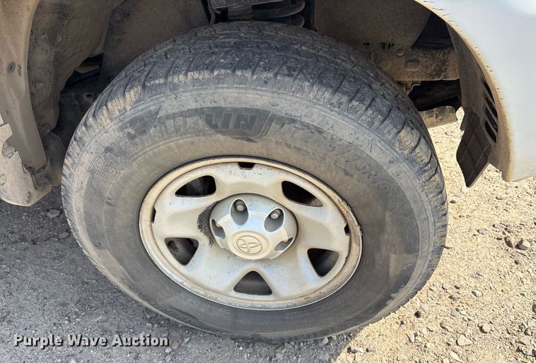 image for item OB9501 2014 Toyota Tacoma Double Cab pickup truck