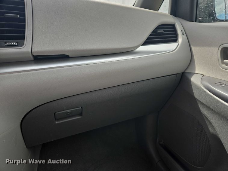 image for item YA0470 2020 Toyota Sienna handicap accessible van