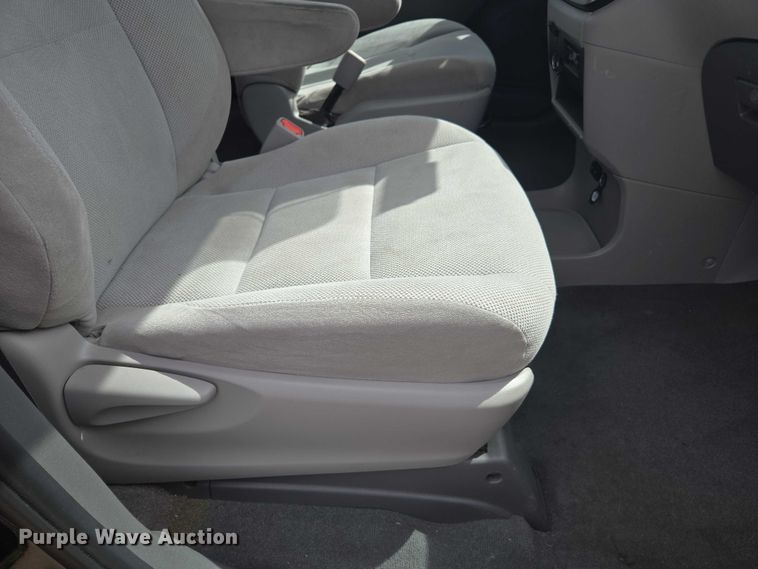 image for item YA0470 2020 Toyota Sienna handicap accessible van