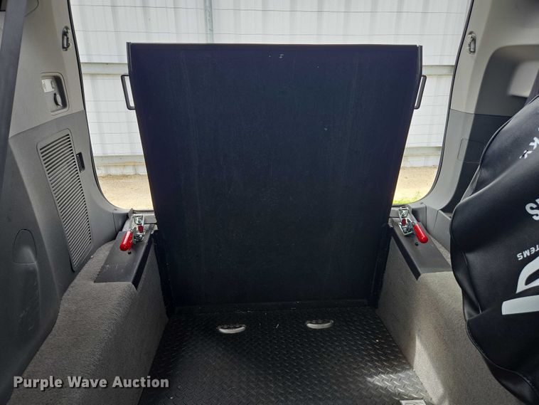 image for item YA0470 2020 Toyota Sienna handicap accessible van