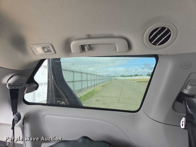 image for item YA0470 2020 Toyota Sienna handicap accessible van