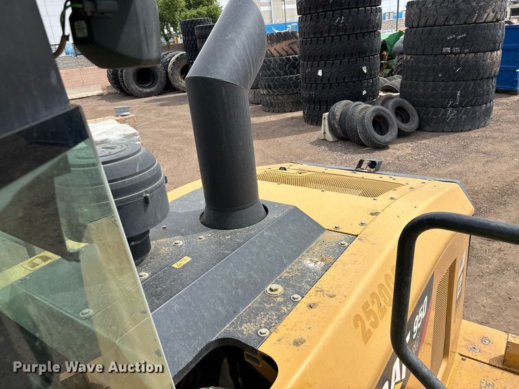 image for item DH8648 2020 Caterpillar 950GC wheel loader