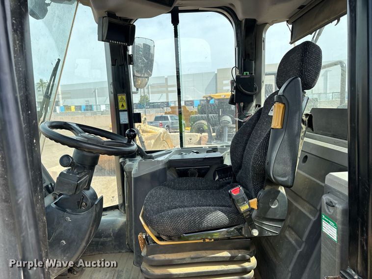 image for item DH8648 2020 Caterpillar 950GC wheel loader