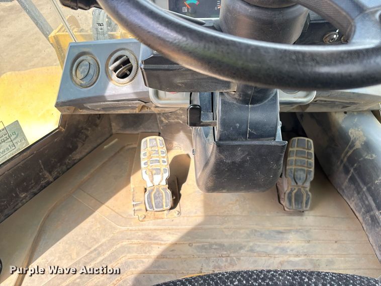 image for item DH8648 2020 Caterpillar 950GC wheel loader