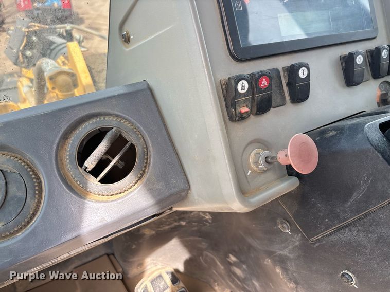 image for item DH8648 2020 Caterpillar 950GC wheel loader