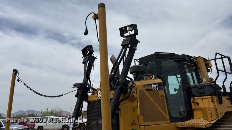 image for item DH8649 2017 Caterpillar D6T LGP dozer