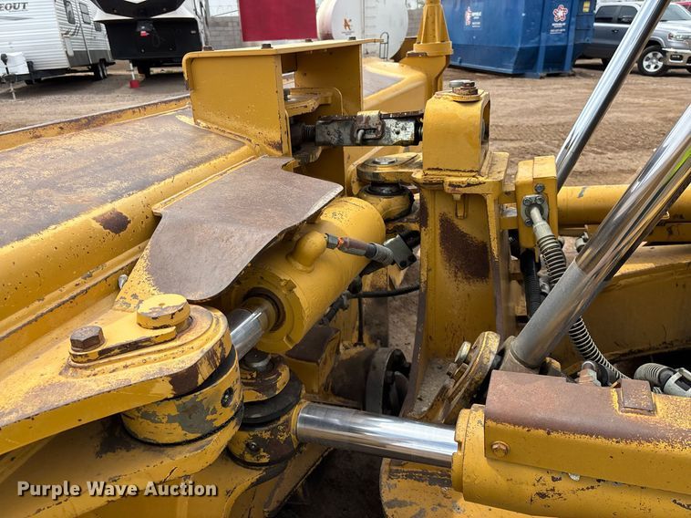 image for item DH8649 2017 Caterpillar D6T LGP dozer